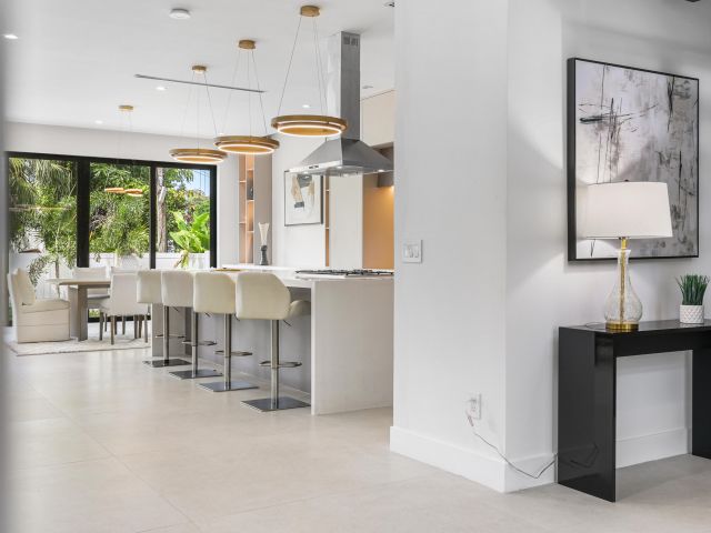 Продажа дома по адресу 1013 SE 9 Street - фото 6564007