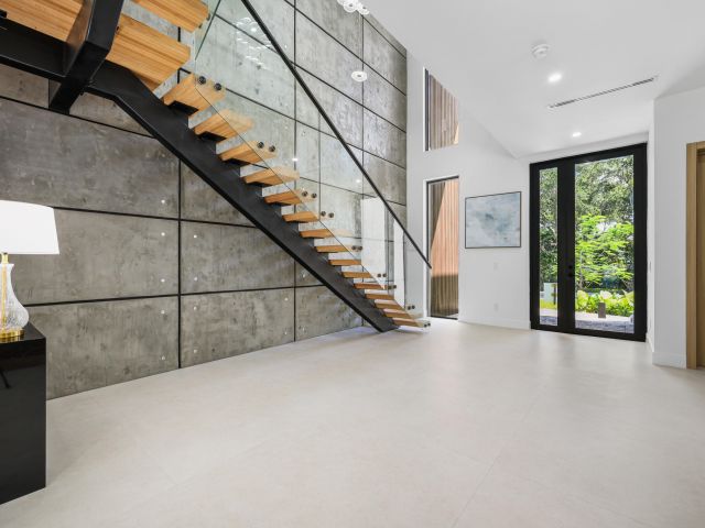 Продажа дома по адресу 1013 SE 9 Street - фото 6564008