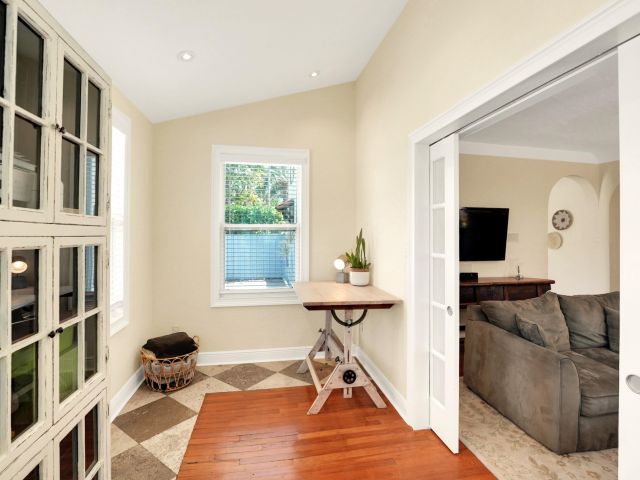 Продажа дома по адресу 910 NE 2nd Avenue - фото 6595085