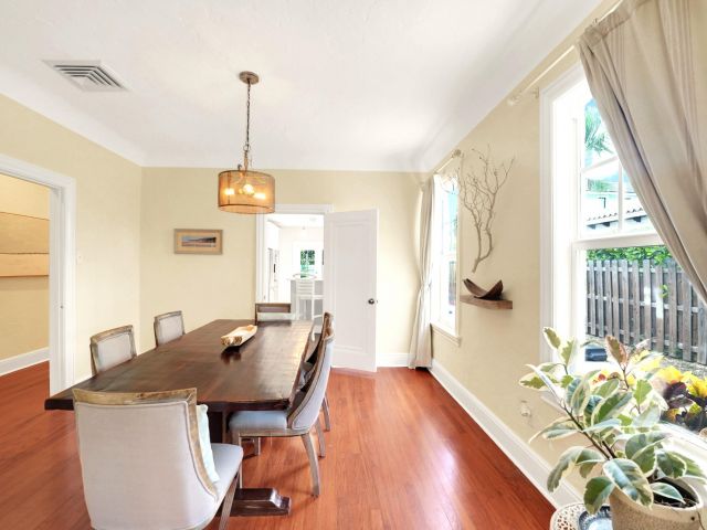 Продажа дома по адресу 910 NE 2nd Avenue - фото 6595090