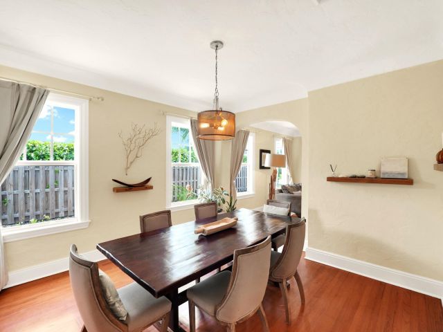 Продажа дома по адресу 910 NE 2nd Avenue - фото 6595091