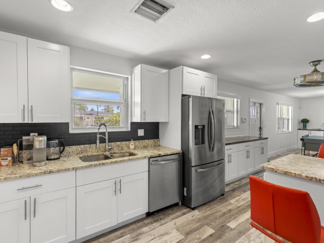 Продажа дома по адресу 944 Hansen Street - фото 6592014