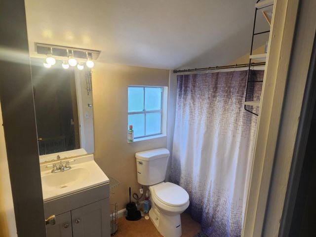 Дом в аренду по адресу 5884 Dewberry Way - фото 6592518