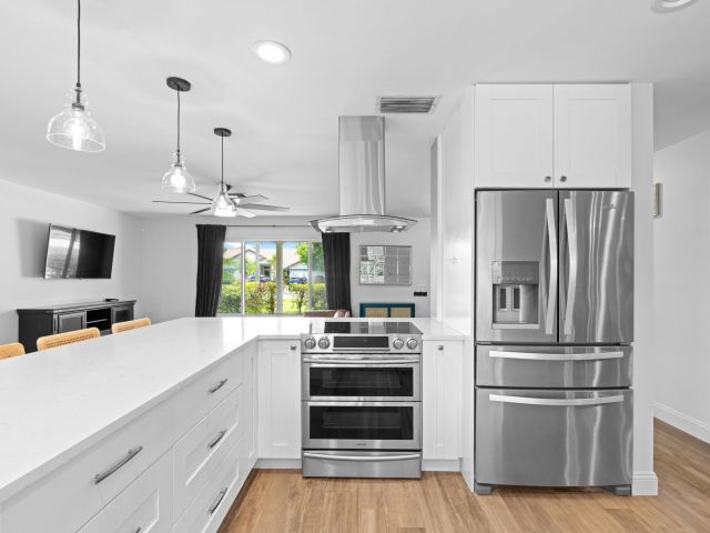 Дом в аренду по адресу 1039 NW 8th Street - фото 6593956