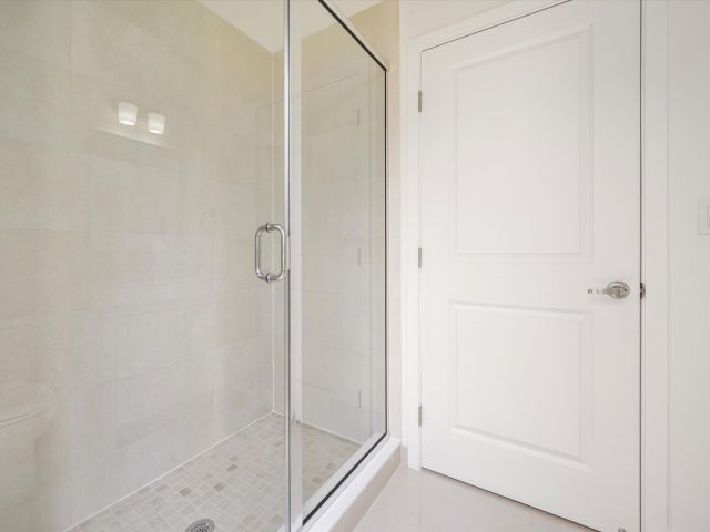 Продажа дома по адресу 355 SW 87th Avenue - фото 6679419