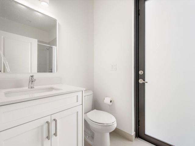 Продажа дома по адресу 355 SW 87th Avenue - фото 6679420