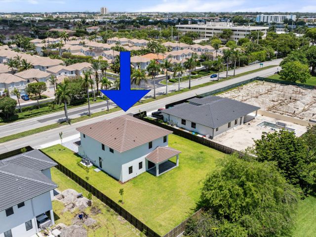 Продажа дома по адресу 355 SW 87th Avenue - фото 6679433