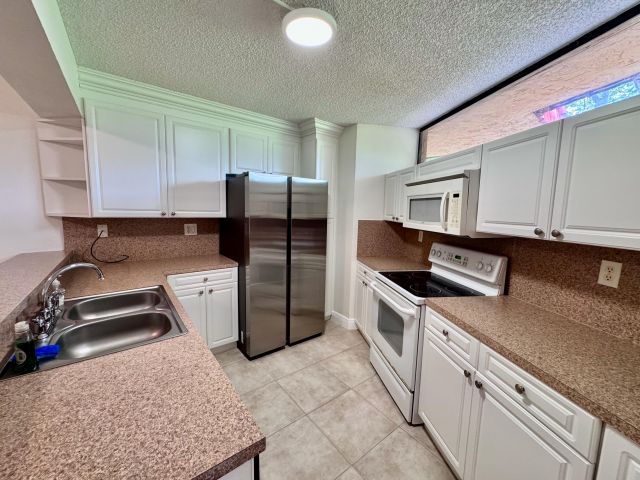 Дом в аренду по адресу 8189 Severn Drive D - фото 6593279