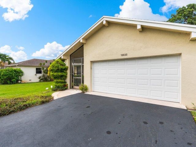 Продажа дома по адресу 10633 Greenbriar Court - фото 6593589