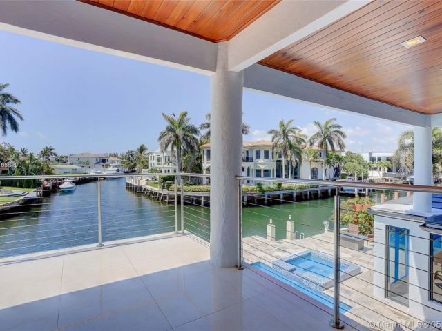 Дом в аренду по адресу 750 NE Marine Drive - фото 6622764