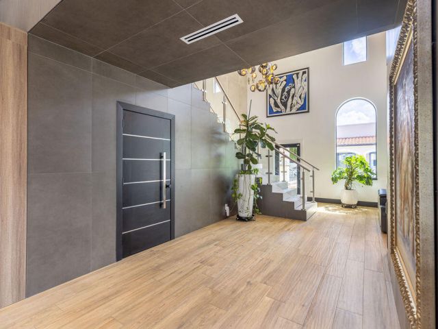 Продажа дома по адресу 290 NW 6th Street - фото 6593681