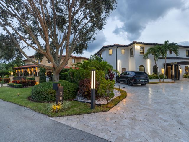 Продажа дома по адресу 290 NW 6th Street - фото 6593693