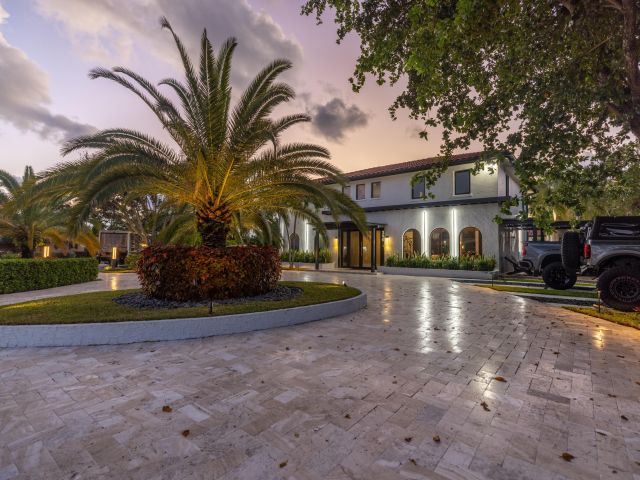 Продажа дома по адресу 290 NW 6th Street - фото 6593696