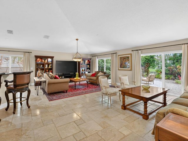 Продажа дома по адресу 523 Canoe Point - фото 6656857