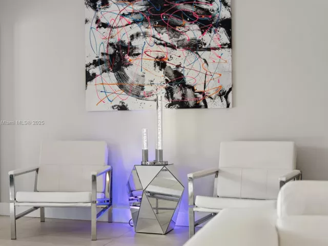 Дом в аренду по адресу 1424 NE 53rd Ct 0 - фото 6576787