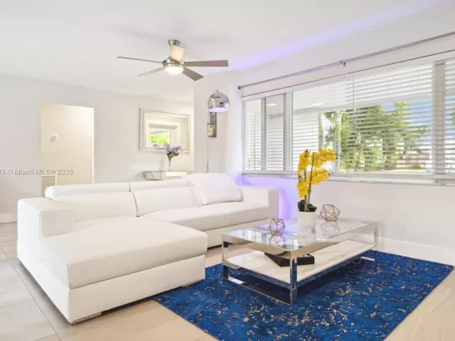 Дом в аренду по адресу 1424 NE 53rd Ct 0 - фото 6576792