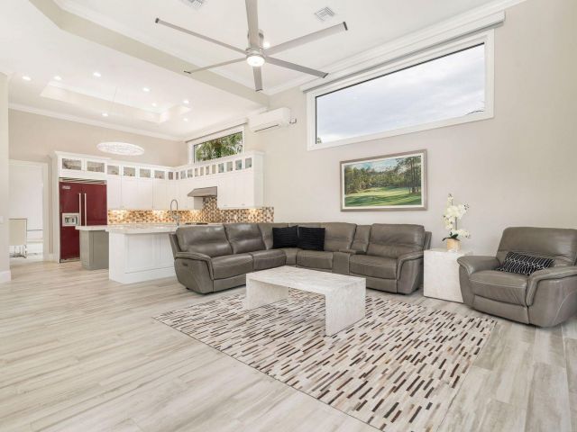 Продажа дома по адресу 1543 Breakers West Boulevard - фото 6708428