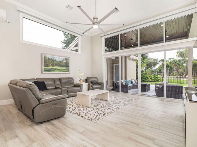 Продажа дома по адресу 1543 Breakers West Boulevard - фото 6708429