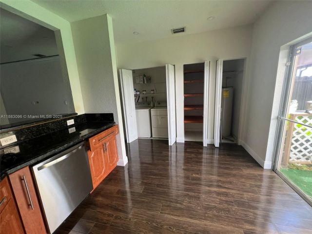 Дом в аренду по адресу 17018 SW 138th Ct 0 - фото 7466315