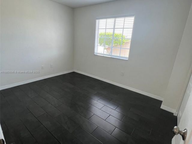 Дом в аренду по адресу 17018 SW 138th Ct 0 - фото 7466320