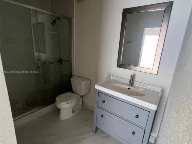 Дом в аренду по адресу 17018 SW 138th Ct 0 - фото 7466323