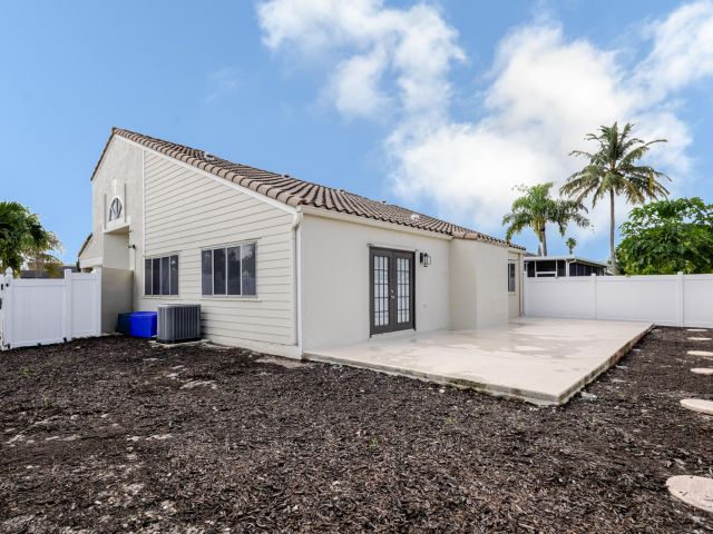 Дом в аренду по адресу 23157 Bentley Place - фото 6593870