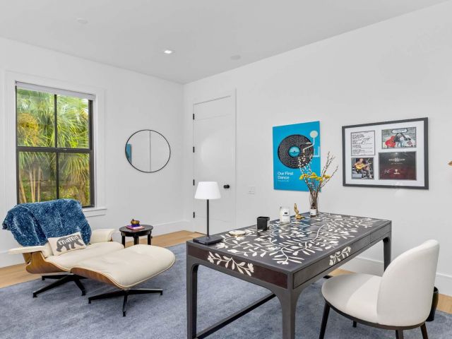 Продажа дома по адресу 230 George Bush Boulevard - фото 6595997