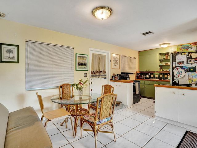 Продажа дома по адресу 401 42nd Street - фото 6603839