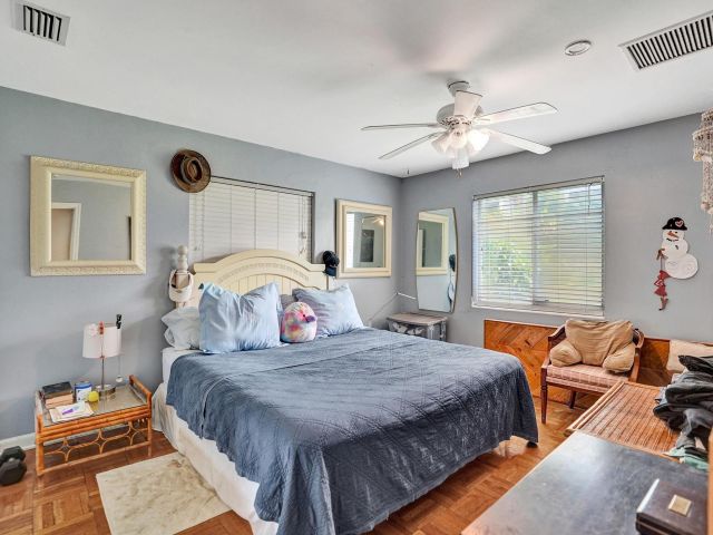 Продажа дома по адресу 401 42nd Street - фото 6603840