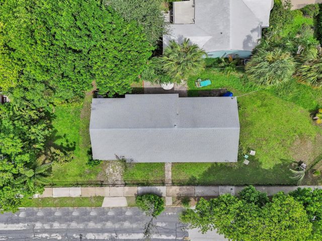 Продажа дома по адресу 401 42nd Street - фото 6603844