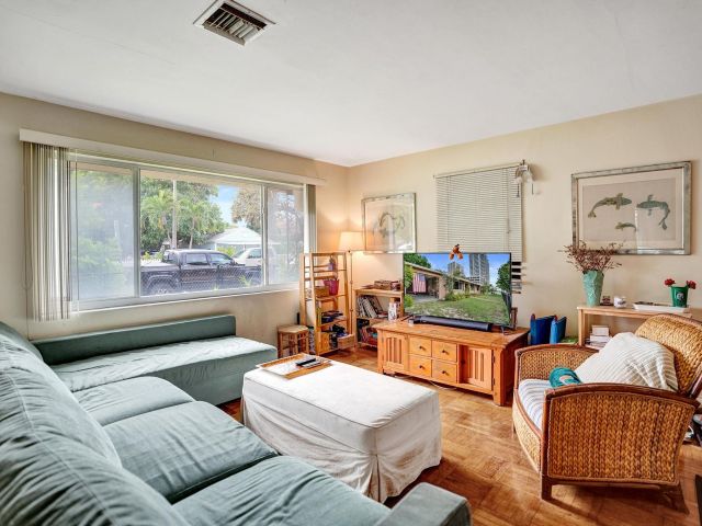 Продажа дома по адресу 401 42nd Street - фото 6603848