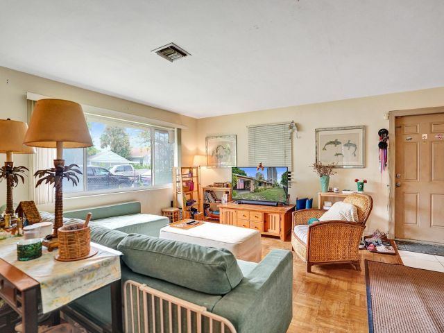 Продажа дома по адресу 401 42nd Street - фото 6603849