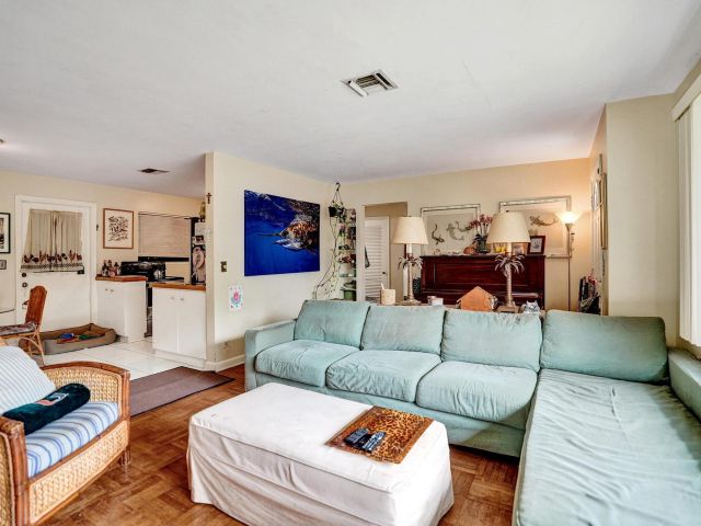 Продажа дома по адресу 401 42nd Street - фото 6603850