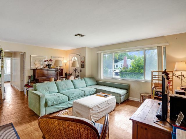 Продажа дома по адресу 401 42nd Street - фото 6603852