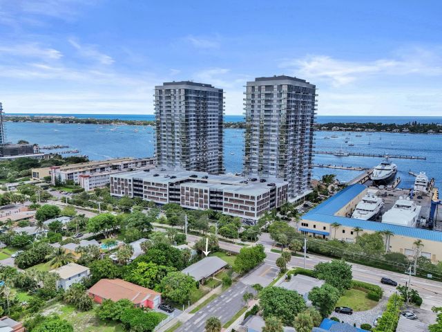 Продажа дома по адресу 401 42nd Street - фото 6603855