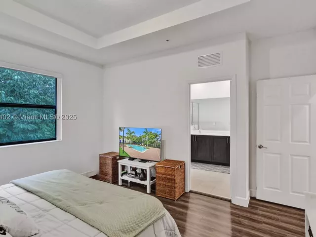 Продажа дома по адресу 136 SW 185th Way - фото 9062160