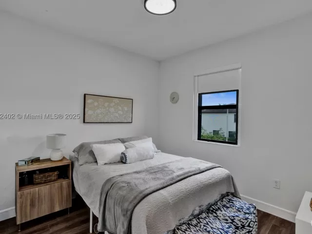 Продажа дома по адресу 136 SW 185th Way - фото 9062177