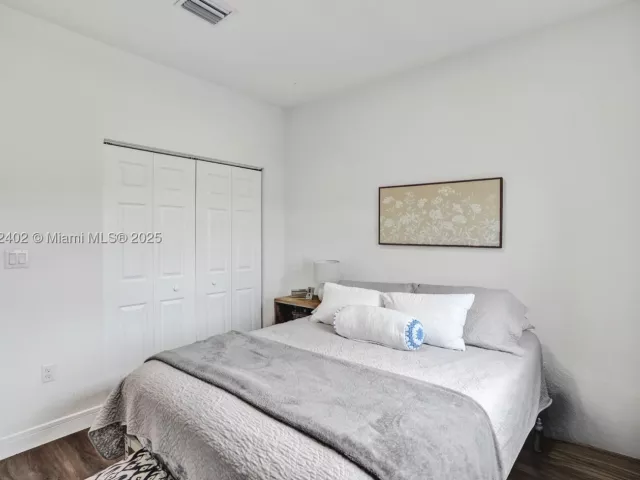Продажа дома по адресу 136 SW 185th Way - фото 9062178