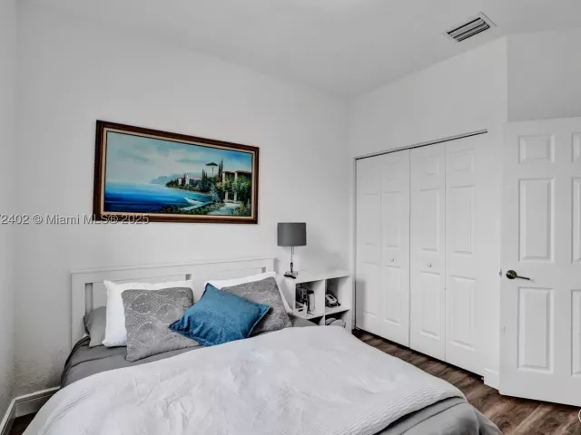 Продажа дома по адресу 136 SW 185th Way - фото 9062188