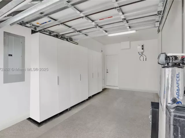 Продажа дома по адресу 136 SW 185th Way - фото 9062193