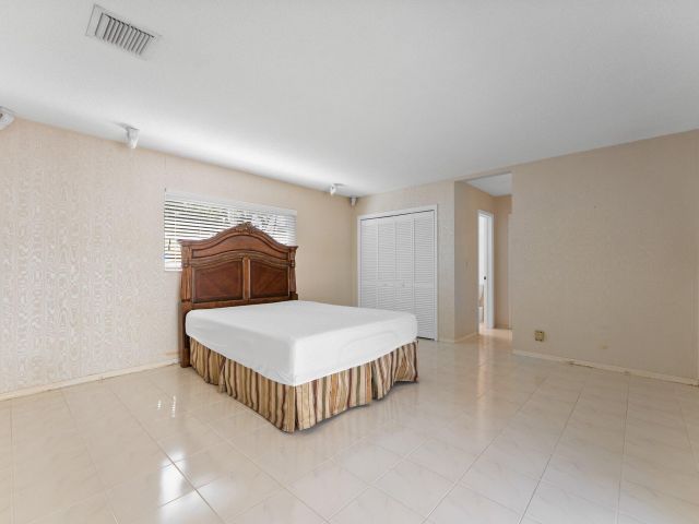 Продажа дома по адресу 1238 Funston Street - фото 6594399