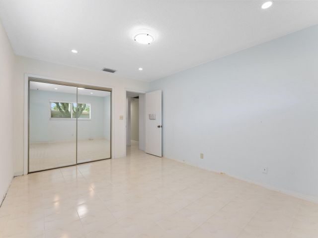 Продажа дома по адресу 1238 Funston Street - фото 6594403