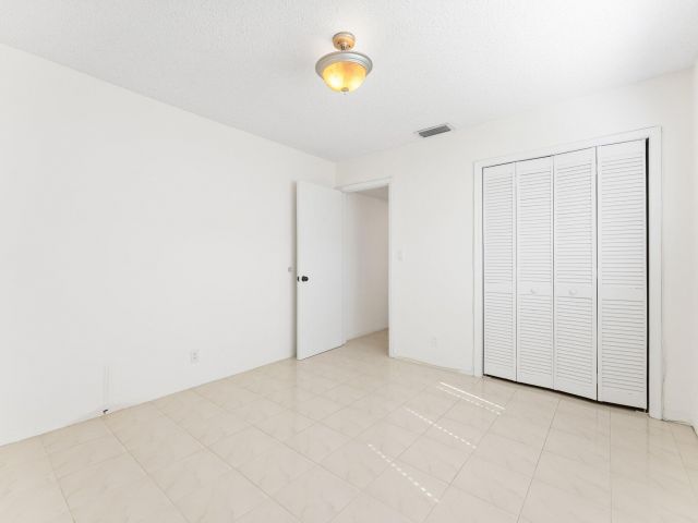 Продажа дома по адресу 1238 Funston Street - фото 6594404