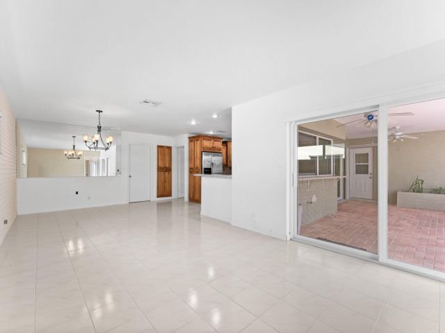 Продажа дома по адресу 1238 Funston Street - фото 6594405