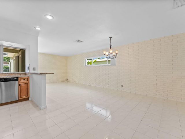 Продажа дома по адресу 1238 Funston Street - фото 6594406