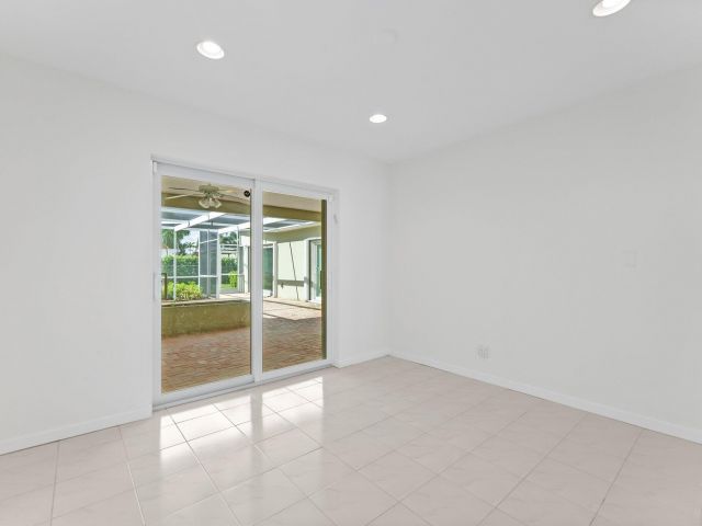 Продажа дома по адресу 1238 Funston Street - фото 6594408