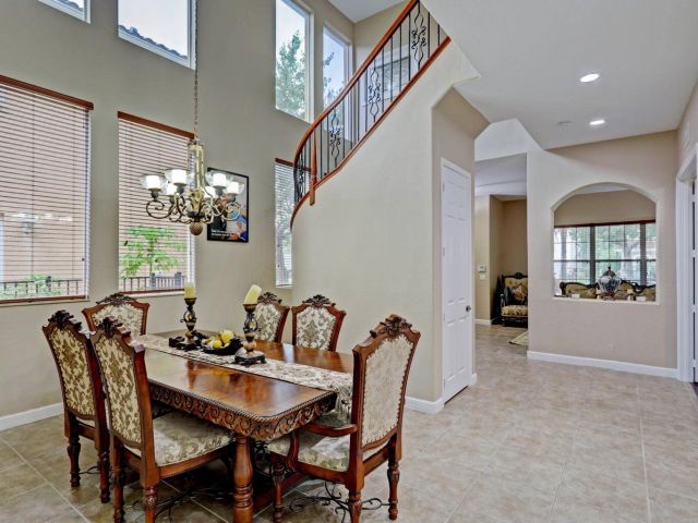 Дом в аренду по адресу 748 Cresta Circle - фото 6592120