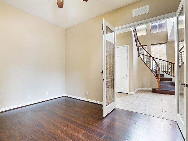 Дом в аренду по адресу 748 Cresta Circle - фото 6592126