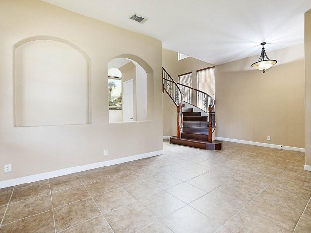 Дом в аренду по адресу 748 Cresta Circle - фото 6592128