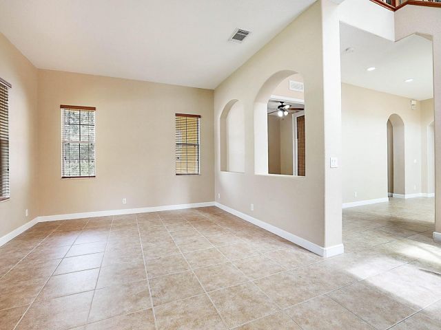 Дом в аренду по адресу 748 Cresta Circle - фото 6592130